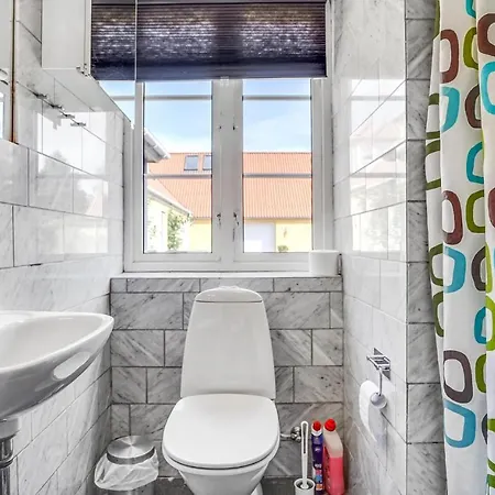 Cozy In With Private Swimming Pool, Be Inside Or Outside
